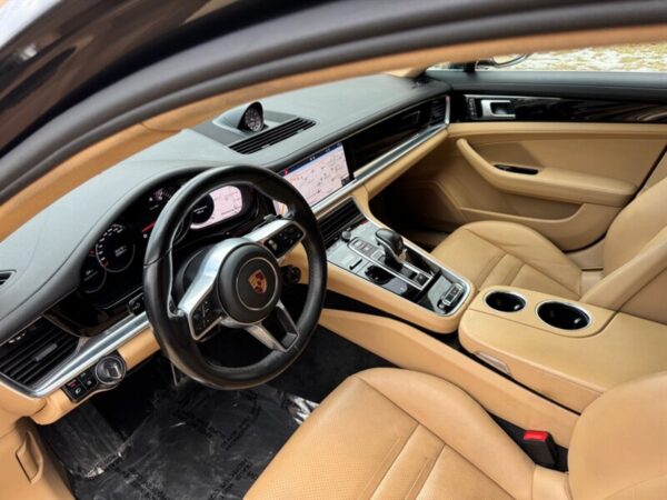 2018 Porsche Panamera 4S - Image 4