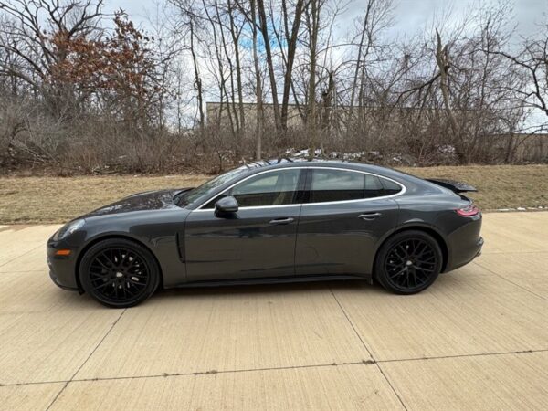 2018 Porsche Panamera 4S - Image 10