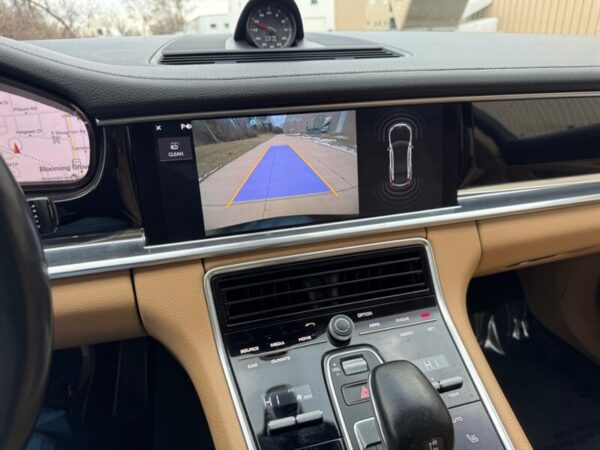 2018 Porsche Panamera 4S - Image 2
