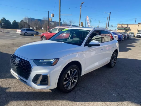 2023 Audi Q5 quattro S line Prem Plus 45 TFSI AWD Premium 4dr S - Image 8