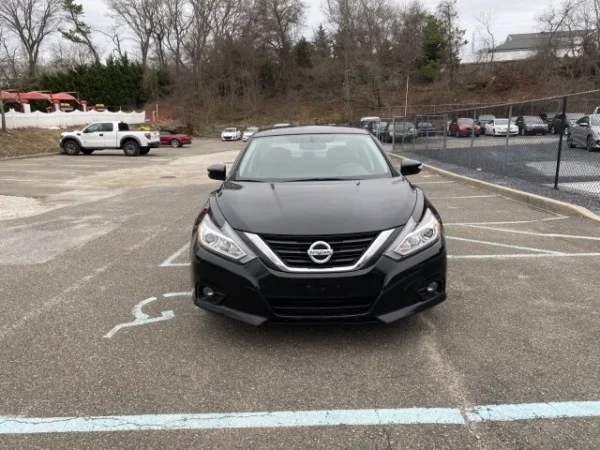 2018 Nissan Altima 2.5 S clean carfax - Image 2