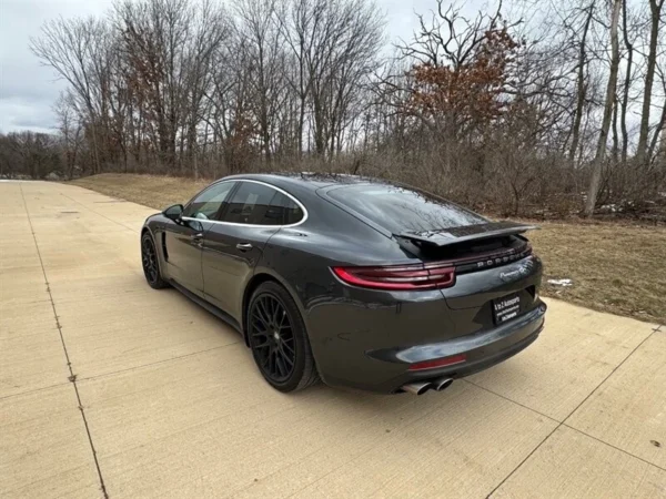 2018 Porsche Panamera 4S - Image 12