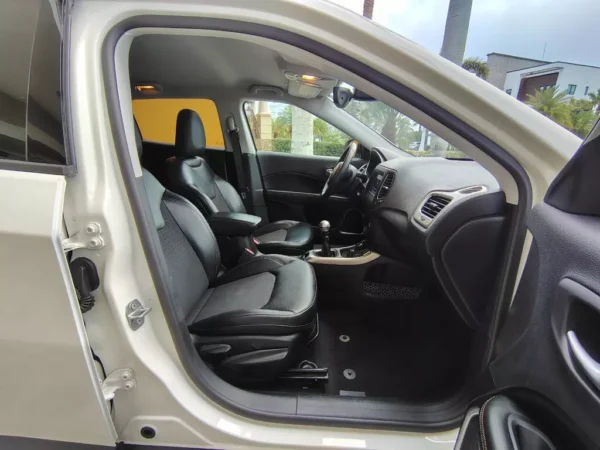 2017 Jeep Compass Latitude 4x4 SUV - Image 7
