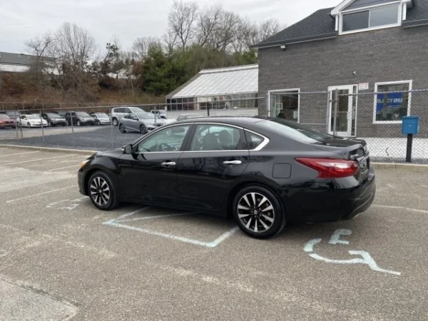 2018 Nissan Altima 2.5 S clean carfax - Image 7