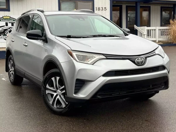 2017 Toyota RAV4 LE AWD 4dr SUV - Image 16