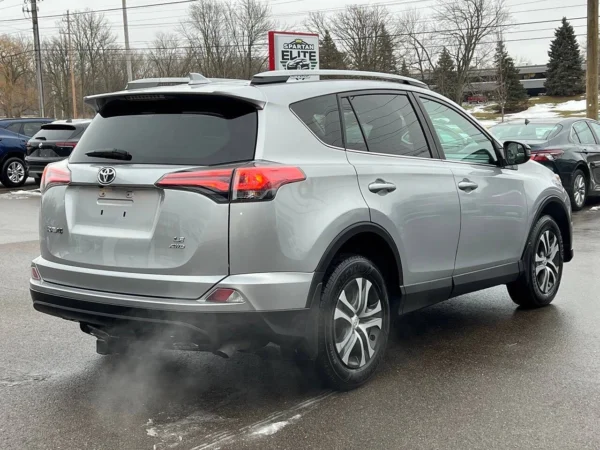 2017 Toyota RAV4 LE AWD 4dr SUV - Image 14