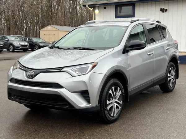 2017 Toyota RAV4 LE AWD 4dr SUV - Image 13