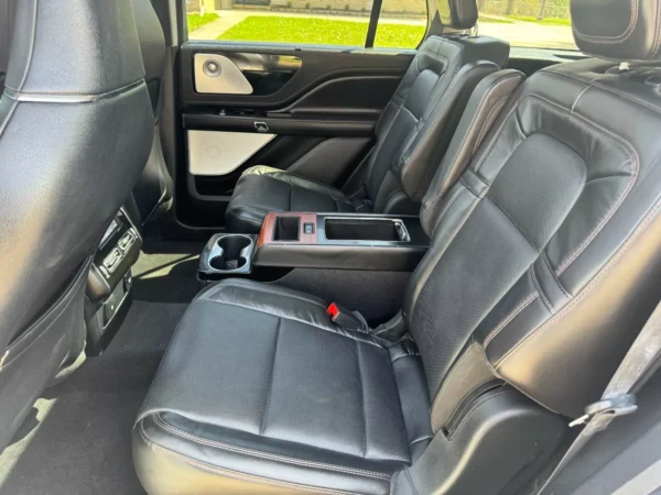 2022 Lincoln Aviator GRAND TOURING HYBIRD ENGINE AWD Leather panoramic sunroof - Image 7