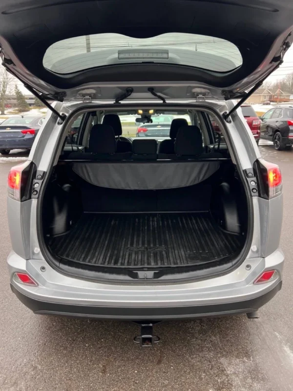 2017 Toyota RAV4 LE AWD 4dr SUV - Image 9
