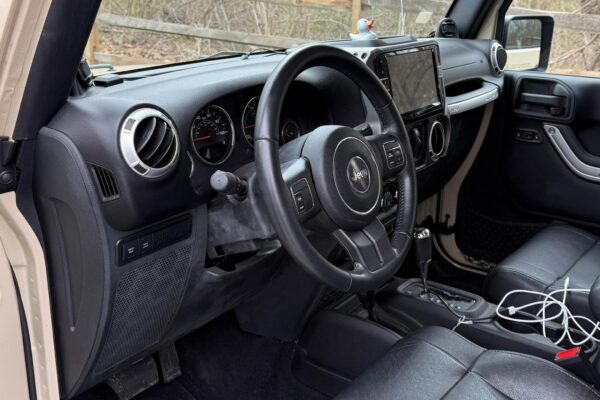 2011 Jeep Wrangler Unlimited Rubicon 4x4 - Image 2
