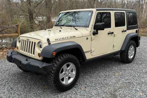2011 Jeep Wrangler Unlimited Rubicon 4x4 - Image 4