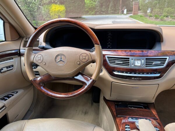 2011 Mercedes-Benz S550 4Matic - Image 15