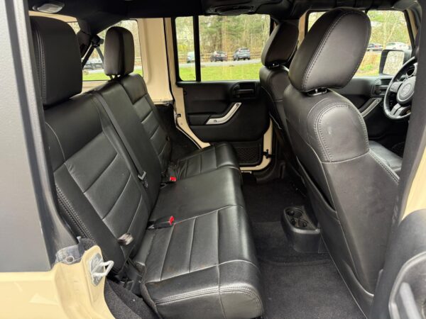 2011 Jeep Wrangler Unlimited Rubicon 4x4 - Image 18