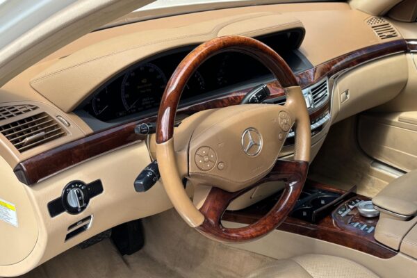2011 Mercedes-Benz S550 4Matic - Image 16
