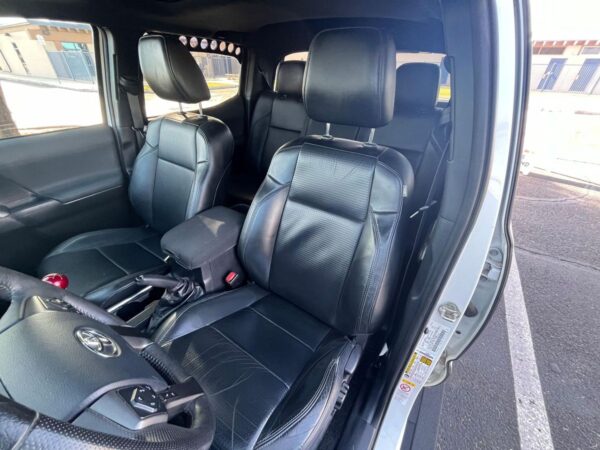 2019 Toyota Tacoma TRD Off-Road Double Cab 4x4 - Image 11